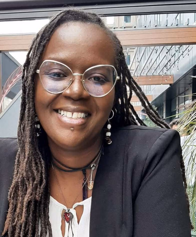 Portrait de Carine Adonaï, massothérapeute et praticienne en soins énergétiques